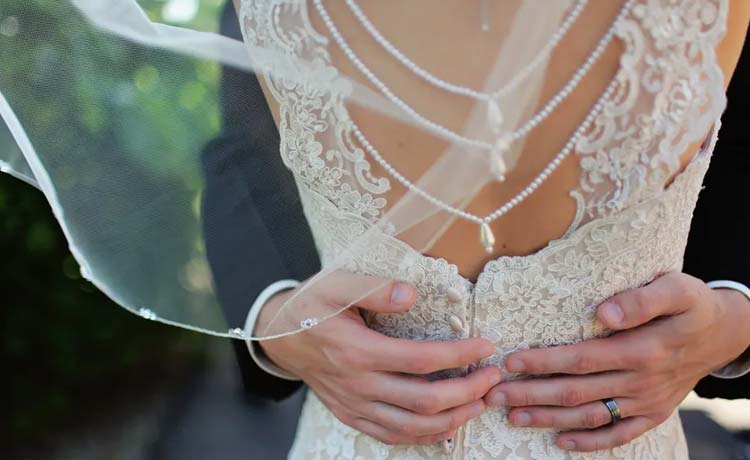 When To Get a Spray Tan Before a Wedding?