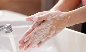 Removing Spray Tan Stains from Hands – A Comprehensive Guide by Soleil Spray
